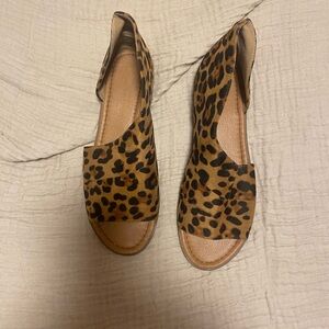 Leopard print open toe sandals